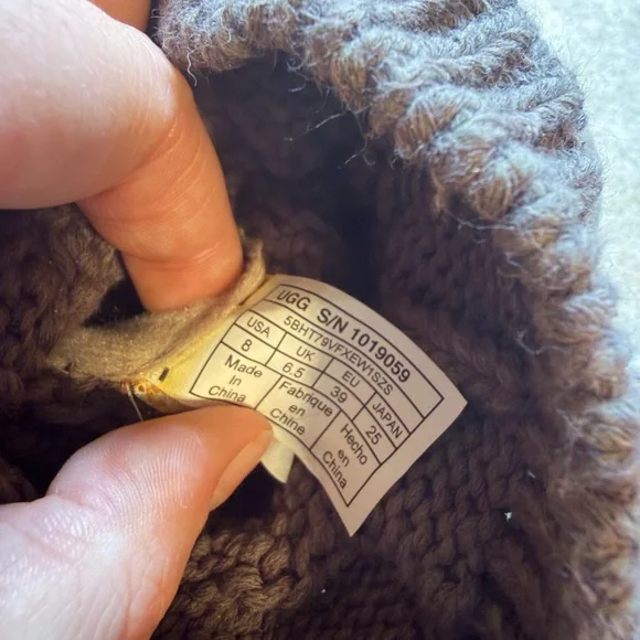 UGG Kiandra Boots Brown - Picture 8 of 9